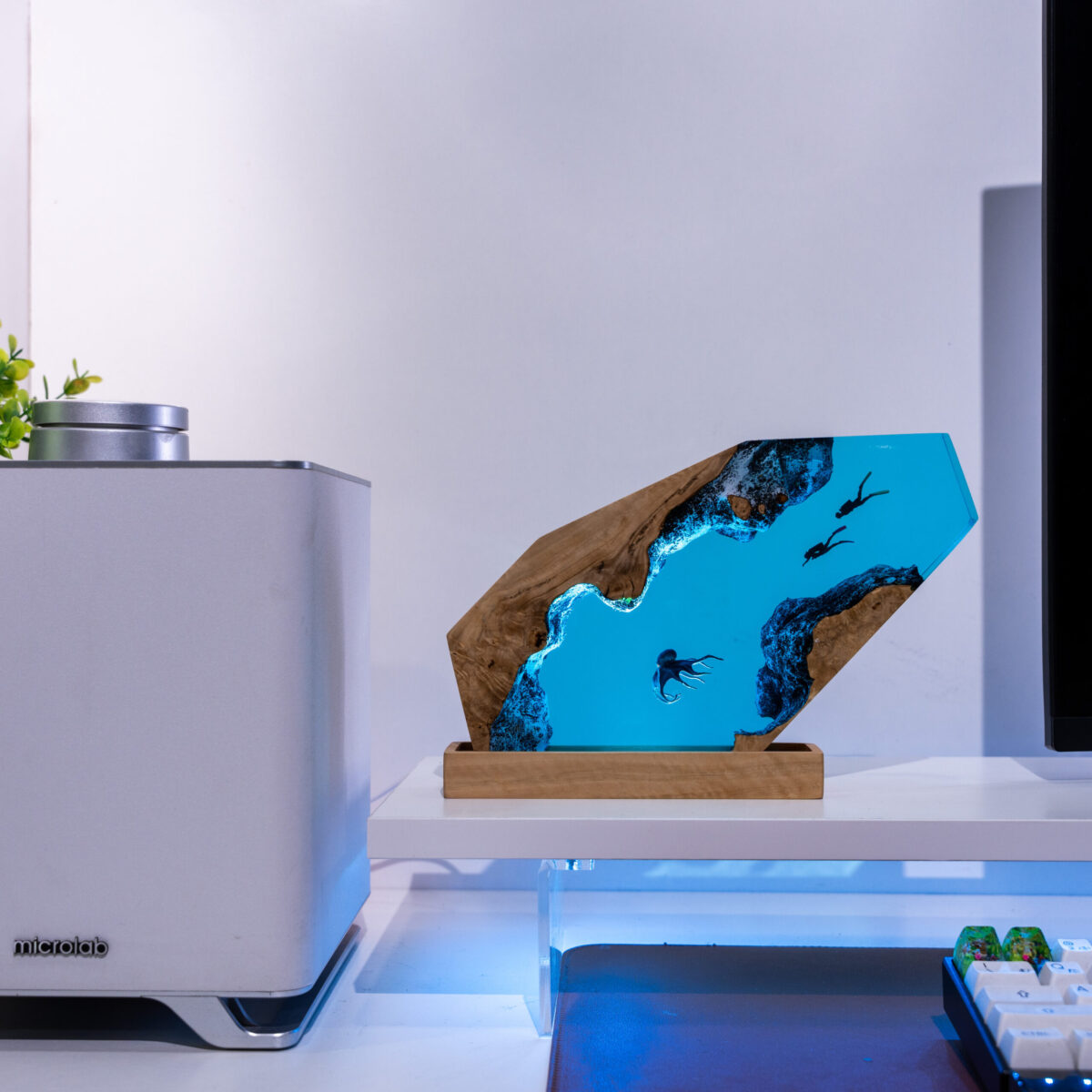 scuba diver resin lamp