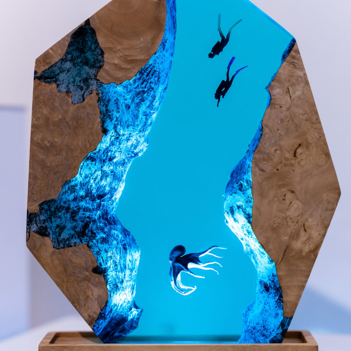 scuba diver resin lamp