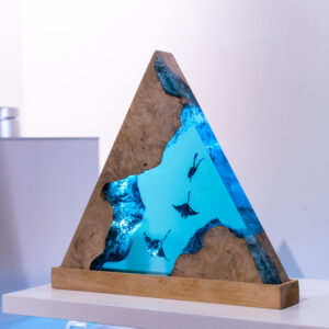 manta rays resin lamp