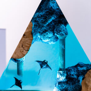 manta rays resin lamp