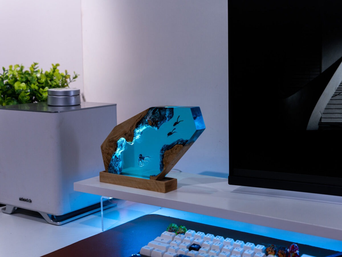 scuba diver resin lamp