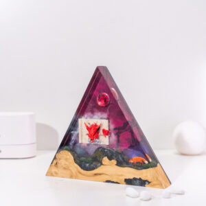 Imprisoned Fox Triangle Epoxy Lamp