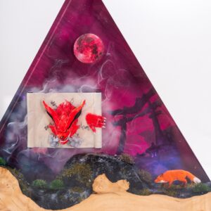 Imprisoned Fox Triangle Epoxy Lamp