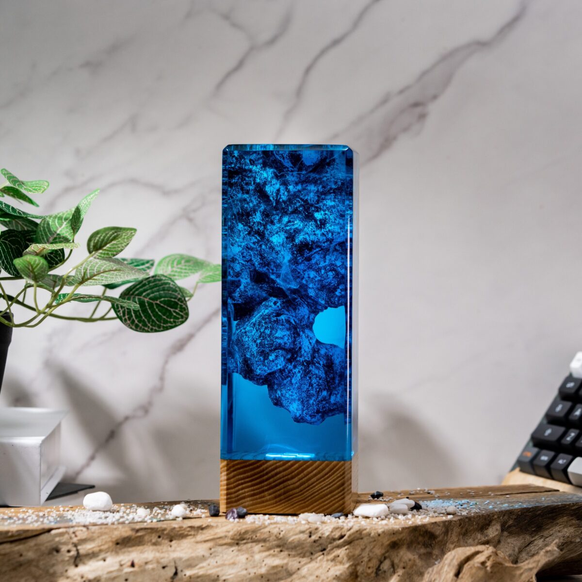 DEEP BLUE OCEAN Resin Lamp