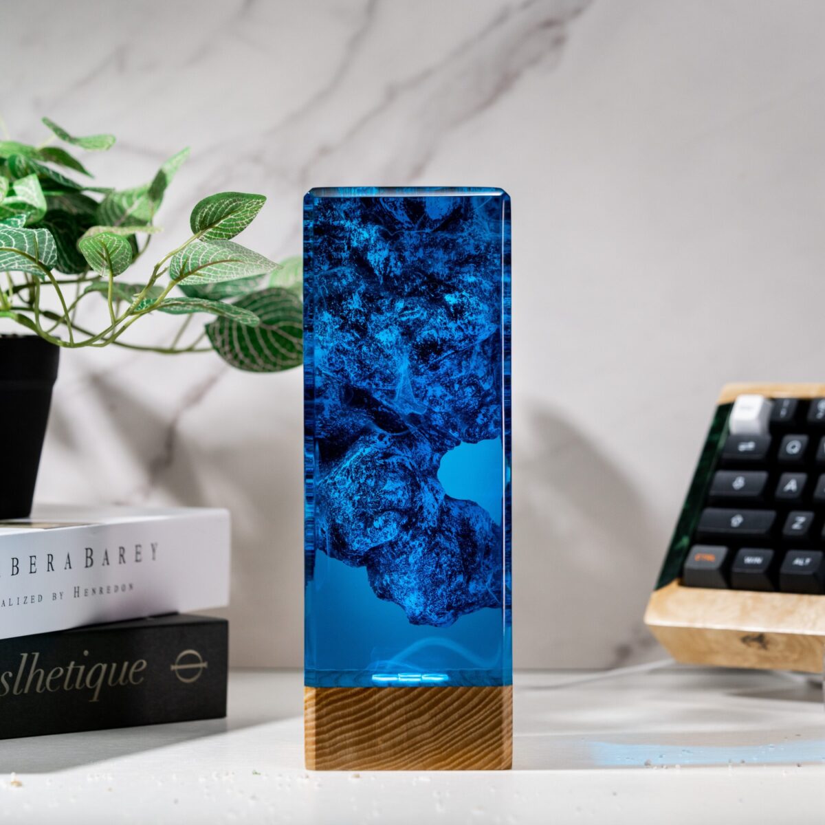 DEEP BLUE OCEAN Resin Lamp
