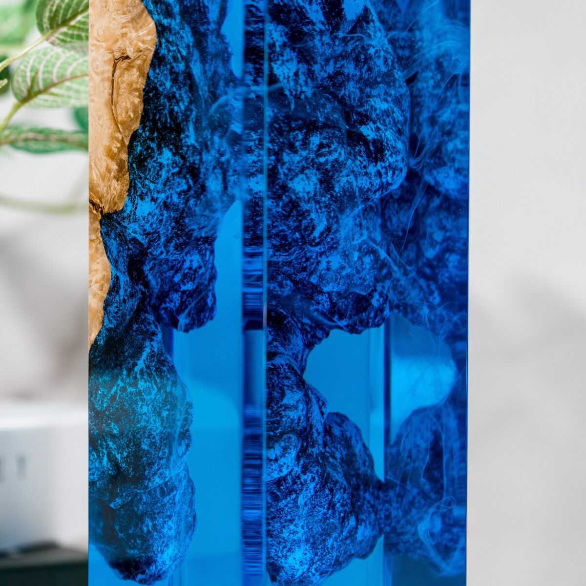DEEP BLUE OCEAN Resin Lamp