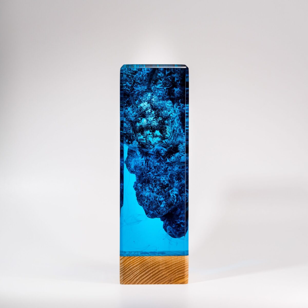 DEEP BLUE OCEAN Resin Lamp