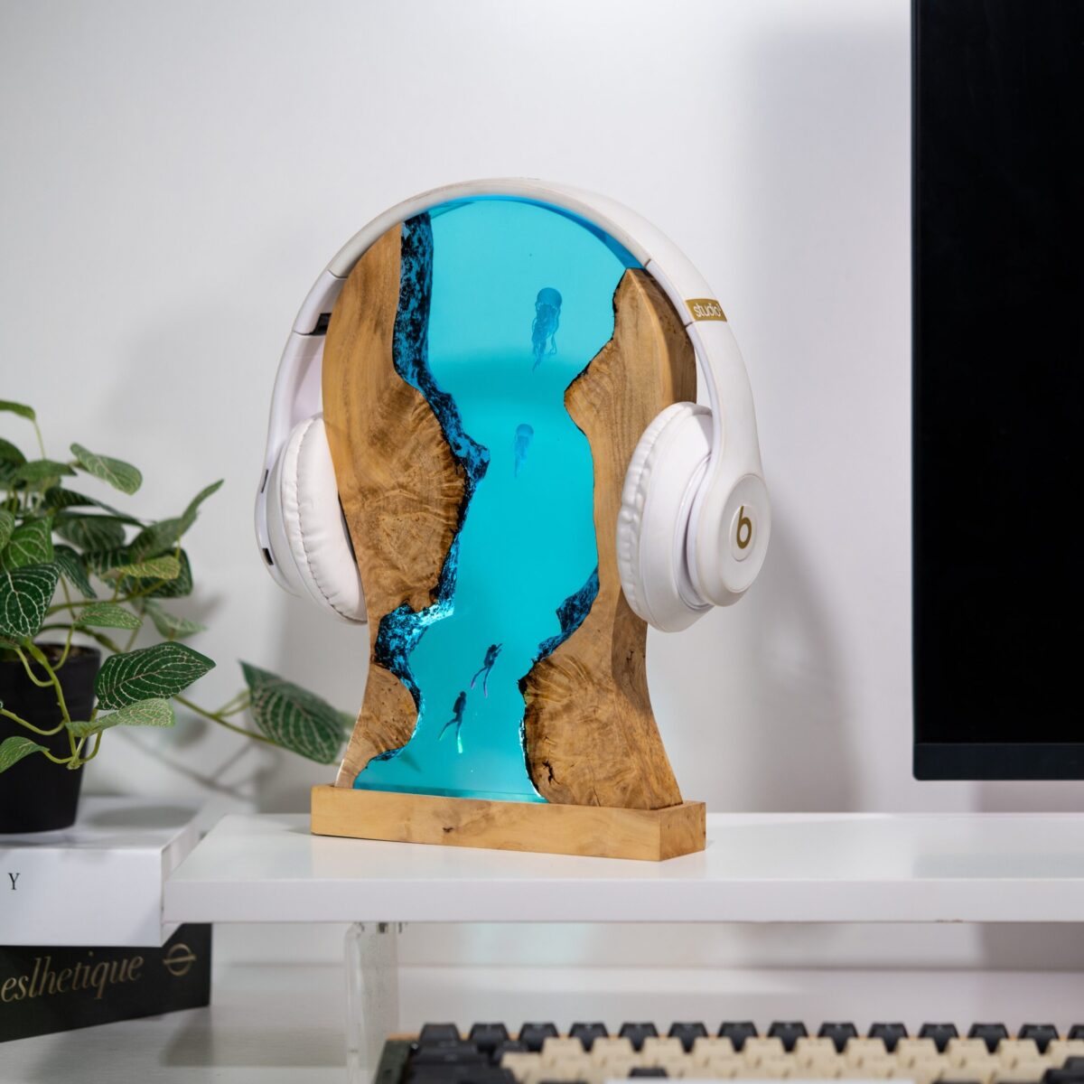 HEADPHONE STAND Epoxy Lamp