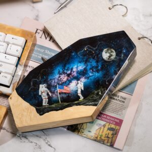 EXPLORE THE PLANETS Epoxy Lamp