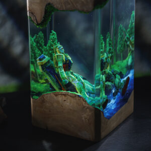 BROKEN GUNDAM in Deep Ocean Resin Lamp